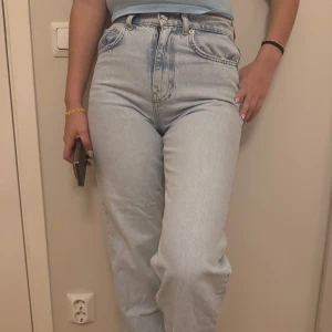 high waist Jeans, två styckna i storlek 32, 34 - Bra skick , man får två par i storlek 32 och 34.