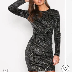 Glitter klänning nelly - Använd fåtal gånger varsamt, slutsåld på nellys sida 