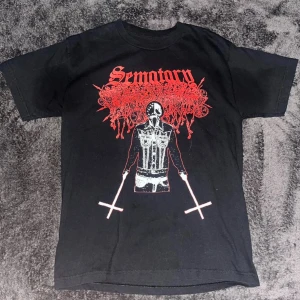 sematary w the crosses tee - sematary t shirt Size medium Ganska boxy fit ! 