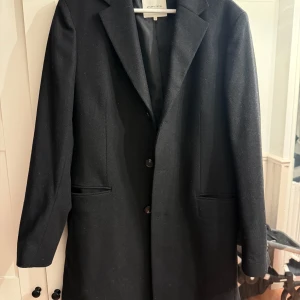 Rock/Coat från Studio Total - Snygg svart rock från studio total i mycket bra skick