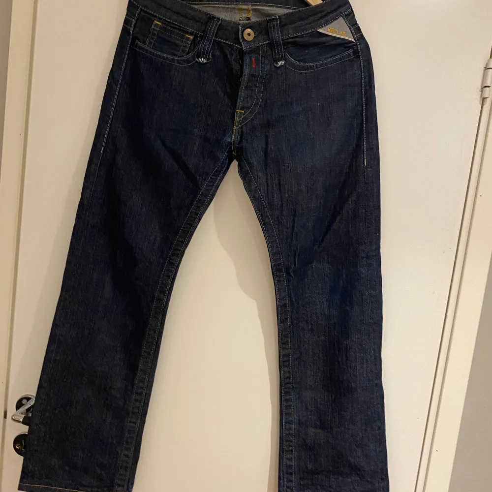 Snygga replay jeans. Knappt använda  Storlek 28/32 Hör av er vid frågor. Priset går att diskutera . Jeans & Byxor.