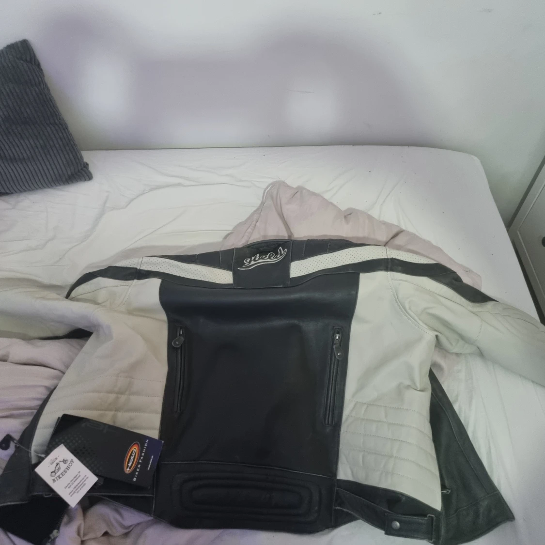 Harvey black/offwhite 60