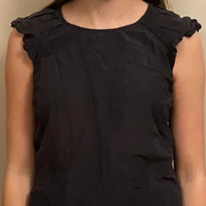 Supersöt Georgio Armani topp - Qt 