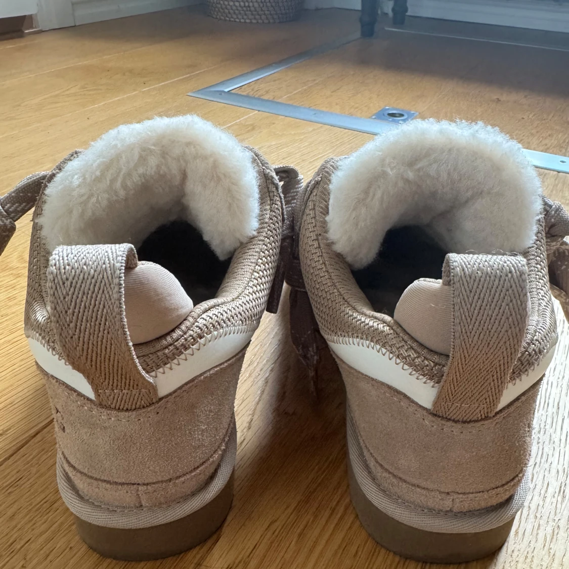 Uggs lowmel sand - 90