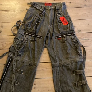 tripp nyc X straps - tripp nycs fog wash  X straps ! nya med prislapp kvar 🙌🏻köpta från tyskland. dom e baggy skulle säga mer som s-m . skicka offers 🖤