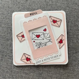 Kort - Gulligt kort som är handgjort av mig! Perfekt att ge till någon du gillar 🥰