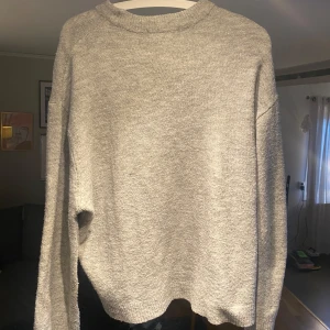grå stickad tröja  - fin tröja i bra skick!