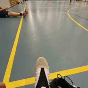 Basketskor Harden 7 - Harden volume 7.  Storlek 43 Skick 9/10 Växte ur dem