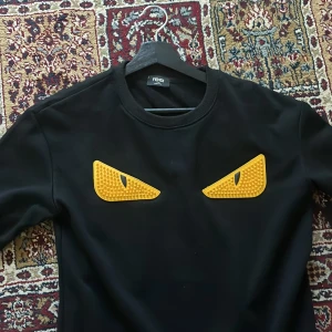 Fendi sweatshirt Size M/S - Har haft den i cirka en månad använt den några gånger säljer den pga att den är för liten 