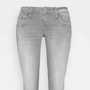 Ltb jeans  - Säljer dessa snygga ltb jeans i storlek 24/30 prislapp på❤️nypris 949! Ge prisförslag!!