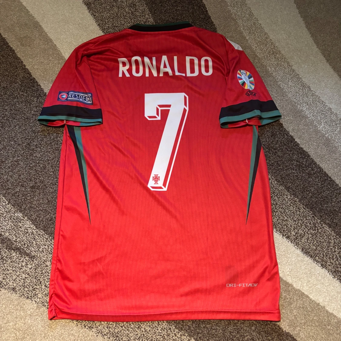 Röd Portugal fotbollströja - 90