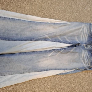 Flare esprit jeans - Snygga flare esprit jeans som jag har sytt själv! Har används fåtal gånger innan men ser skit snygga ut. Dom är lågmidjade:) Mått Midja:35cm Längd:95cm