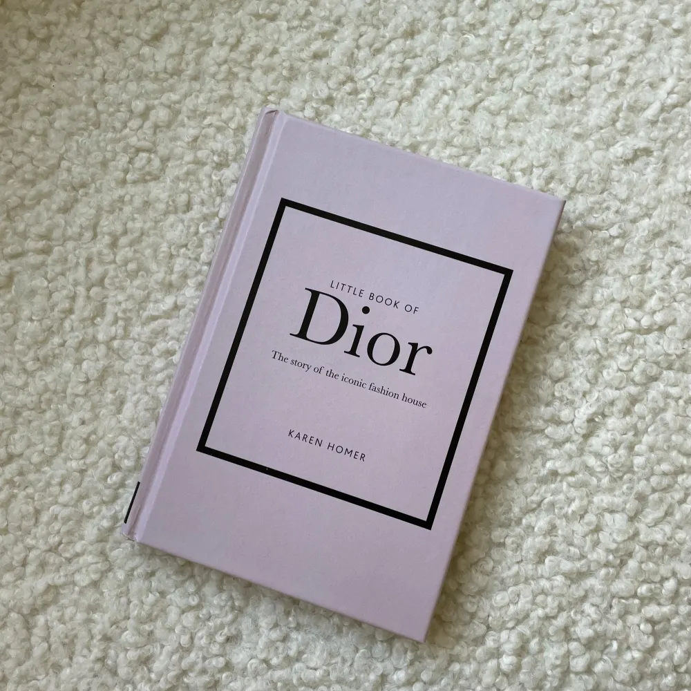 Dekorations bok om dior🩷. Böcker.