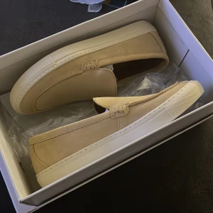 Loafers skor - Loafers skor i storlek 42 som är helt nya och oanvända 