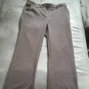 Mjuka kostymbyxor i skönt matrial - Kostymbyxor svart⭐️ 