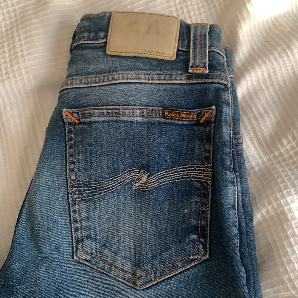 Ett par feta nudie jeans skick 8,5/10 nypris ungefär 1599kr mitt pris 299kr hör av er vid funderingar 😊. Jeans & Byxor.