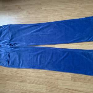 Juicy Couture, Classic Velour Pant.  Del Ray Pant Regatta Strl: XS . I fint skick. 