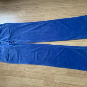 Juicy Couture. Classic Velour - Juicy Couture, Classic Velour Pant.  Del Ray Pant Regatta Strl: XS . I fint skick. 