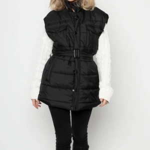 Sanne Alexandra väst - Använd en gång så i mycket bra skick!!