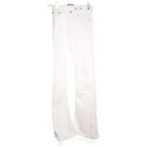 Så snygga vita jeans - As snygga vita jeans från zara, bootcut🩵🩵🩵