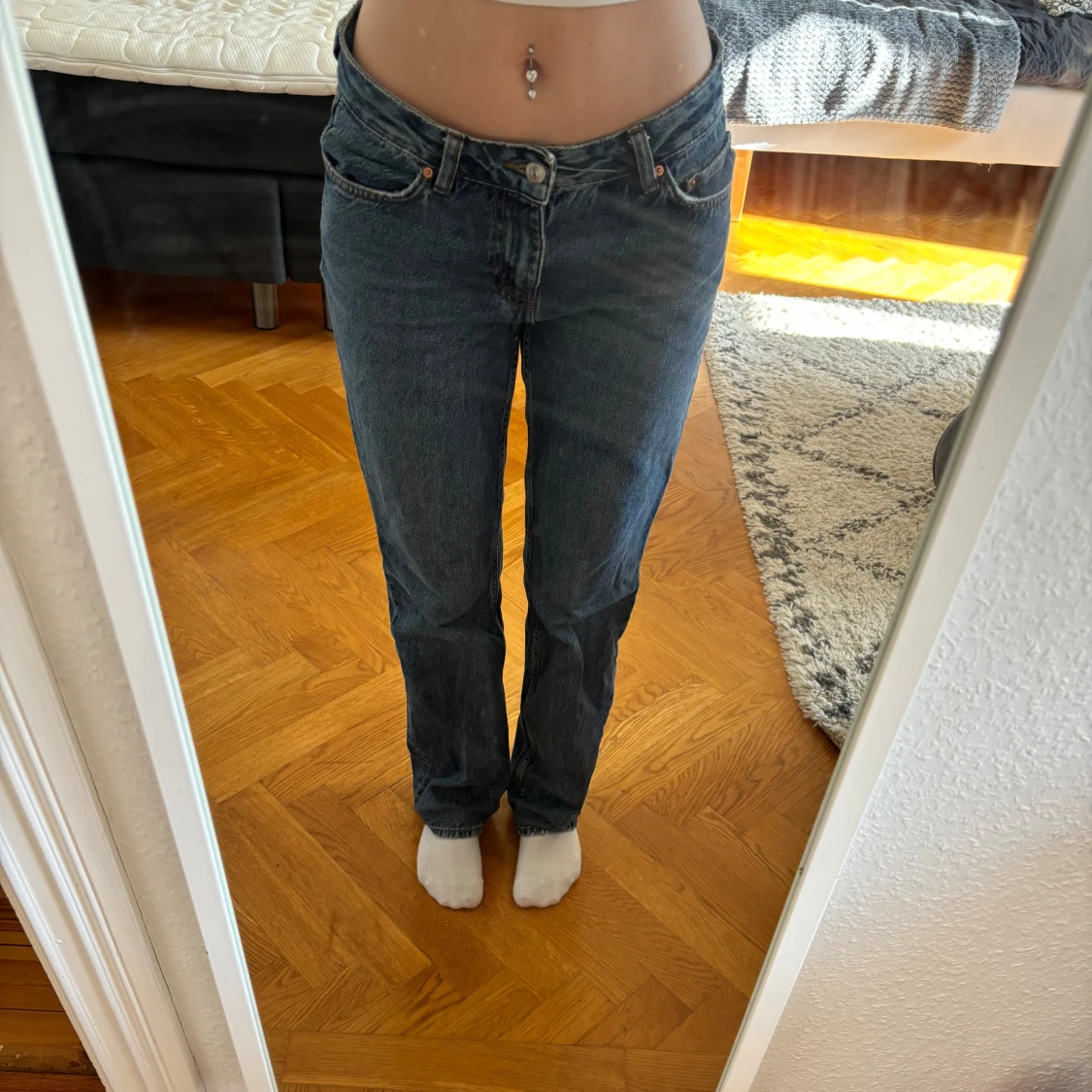 Mörkblå straight jeans