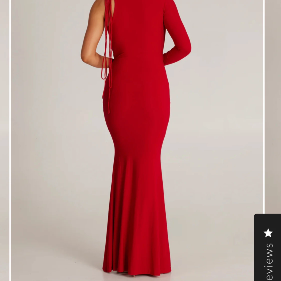 Röd långklänning med öppenrygg eller öppen vid bysten - 90
