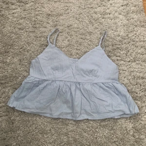 Söt topp - En jätte söt topp som knappt är använd💕 Storlek S/36