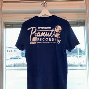 Fet T-Shirt - Riktigt det tischa, helt ny! Skriv vid frågor:)