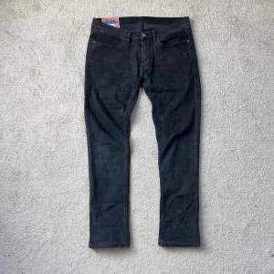 Acne Studios ”Blå konst” jeans! Sitter slim | Storlek: 32/30, passar mig bra som är ca. 180cm. | Skick: 9/10, jättefint skick. | Pris: 349kr 😱. | Skriv vid frågor & funderingar!