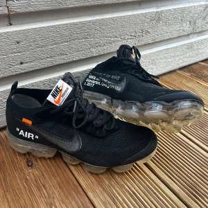 Off white Vapormax - Väldigt bra skick Storlek 42,5 Kan fraktas 