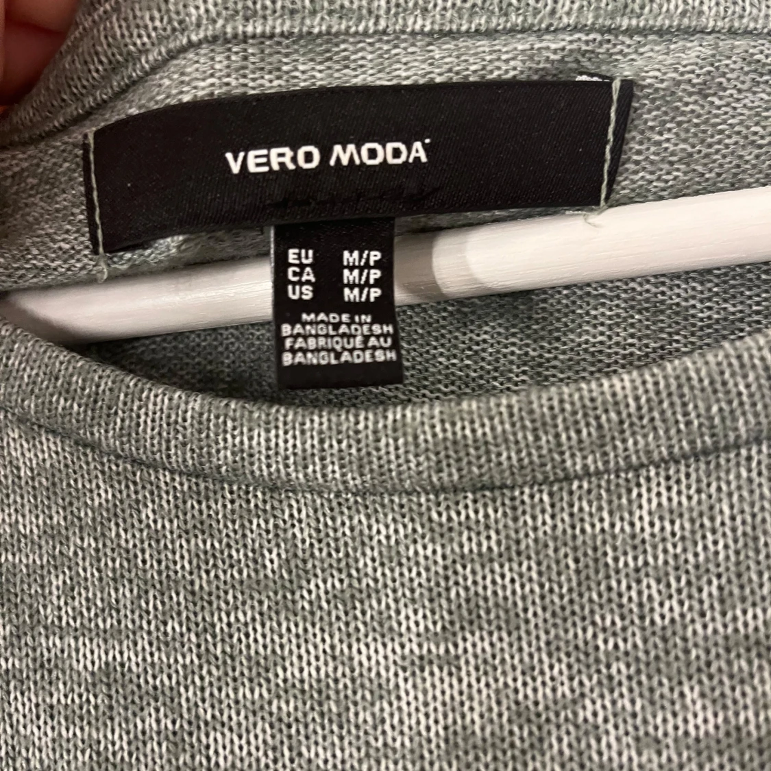 Grå tröja från Vero Moda - 90