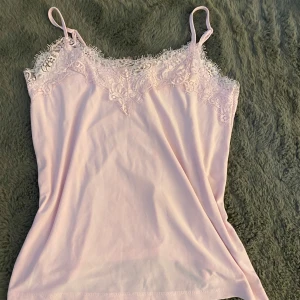 fint ljusrosa spetslinne - Aldrig använd