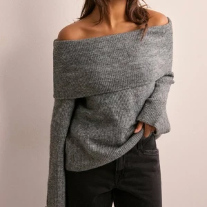 Stickad off shoulder  - Mysig o fin stickad tröja