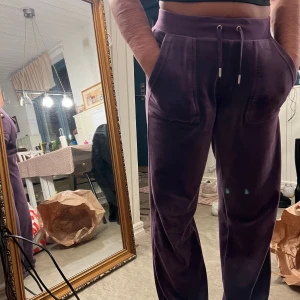 Juicy Byxor - Byxor från Juicy Couture i strl. Xs, använda men i bra skick