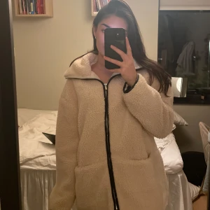 Teddyjacka  - Jättefin Teddy jacka💗 helt oanvänd med prislapp kvar! 