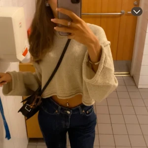 Zara stickat tröja - Säljer denna as snygga zara tjock tröjan som sitter så fint. I nytt skick!!!