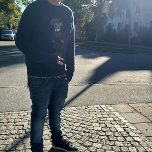 Ralph lauren tröja!!!! - Hej jag säljer nu den hära feta tröjan.👏. Den har inga skador och är i Top skick. Ny pris 6000-7000kr. 🥂 Pris går att diskutera.