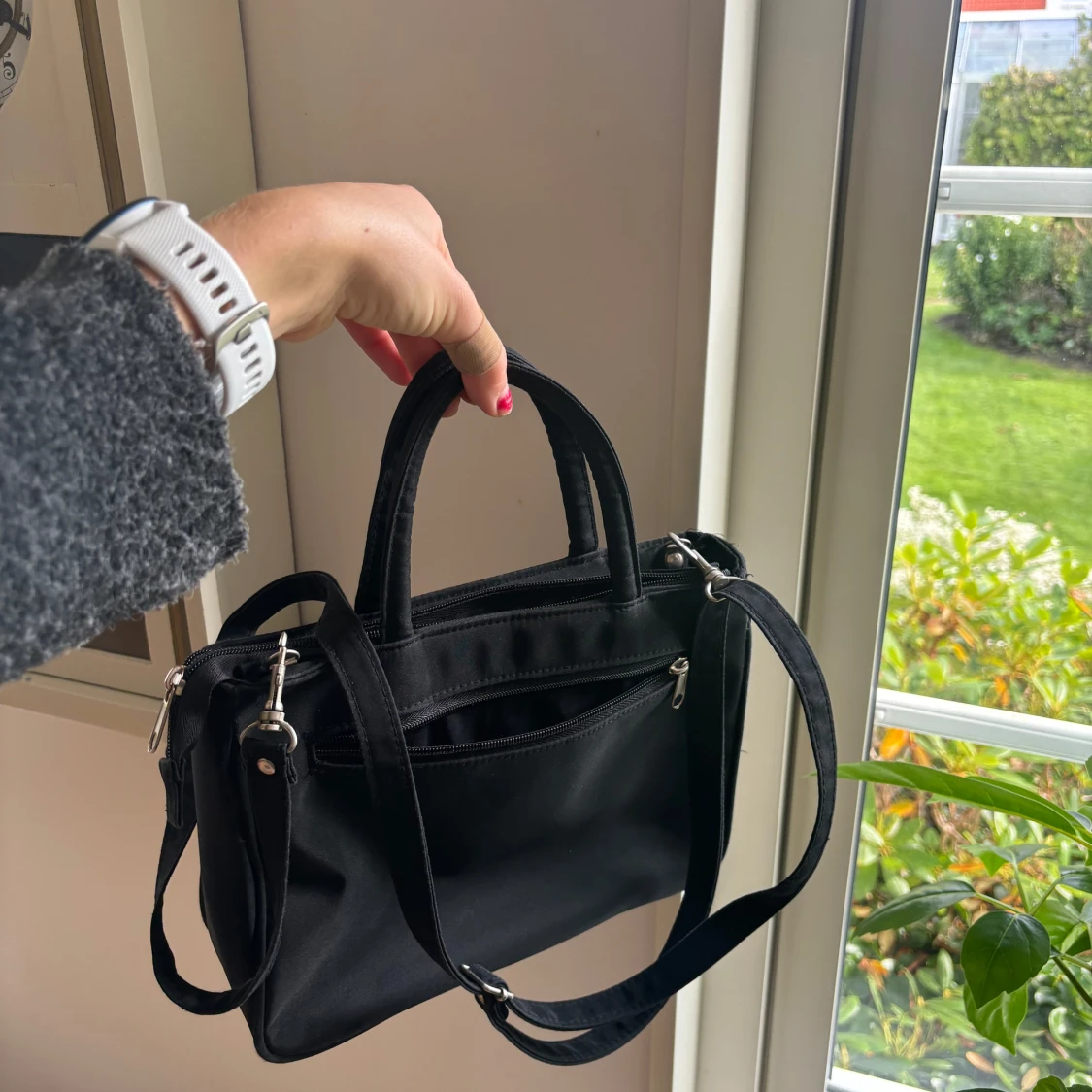 Hand och axelremsväska  - 90