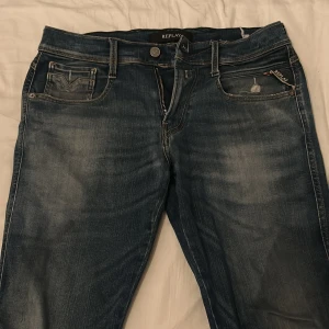 Replay jeans (anbass) - Säljer nu mina replay anbass pga att jag inte längre passar i dom. Dom är i fint skick. W30 L32