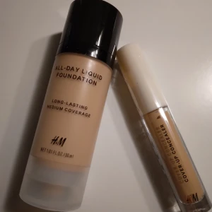 NYTT & OANVÄNT: H&M All Day Liquid Foundation + Concealer, Warm Ivory - Ett set med H&M All-Day Liquid Foundation och Cover-Up Concealer, färg: "Warm Ivory". Foundation ger en långvarig medium täckning. Concealern hjälper till att dölja och jämna ut, tex mörka ringar under ögonen etc. Helt nya och oöppnade, inplastade i originalförpackningar. Säljes pga fel ton för min hy.