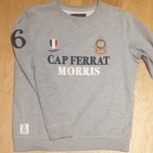 Morris Tröja - Säljer en fet morris tröja i storlek M. Det dinns inga defekter och sicket är mycket bra! Kontakta mig om du har frågor!