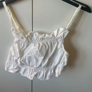 Vit topp - En vit topp från H&M 