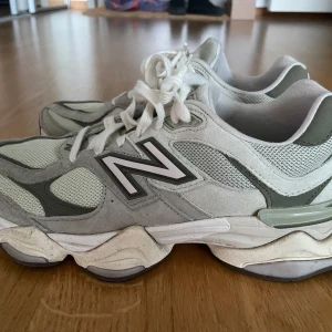 New Balance 9060 “Olivine” - In great condition, just needs a little cleaning. Size 40, bought in 2024