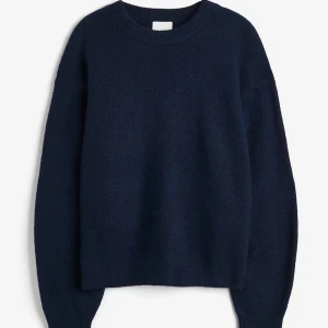 Mörkblå stickad tröja - snygg stickad tröja från hm🩷