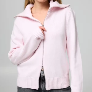 Ljusrosa stickad kofta med dragkedja - superfin stickad zip från Bikbok, använd fåtal gånger och i superfint skick 💖💖 nypris 499 Passar M-L