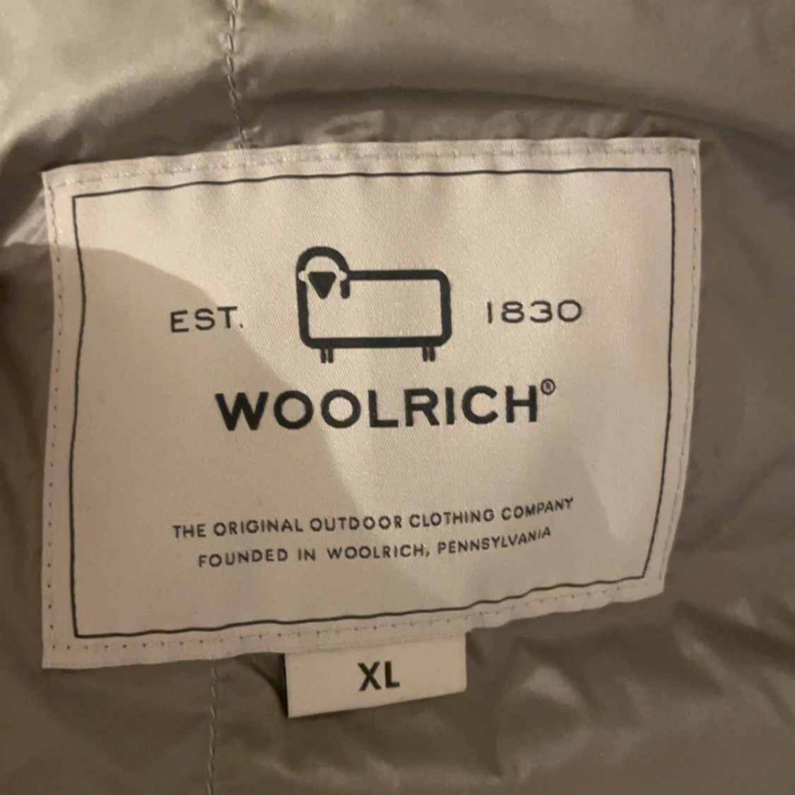 Grå quiltad väst från Woolrich - 3