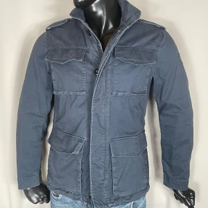 Marc O’Polo Field Jacket - Klassisk field jacket från Marc O’Polo. Otrolig wash. Skick: 8/10. Retail: ~2700kr.