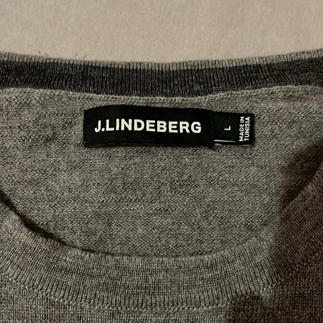 Ljusgrå J.Lindeberg merinoull tröja  - 1