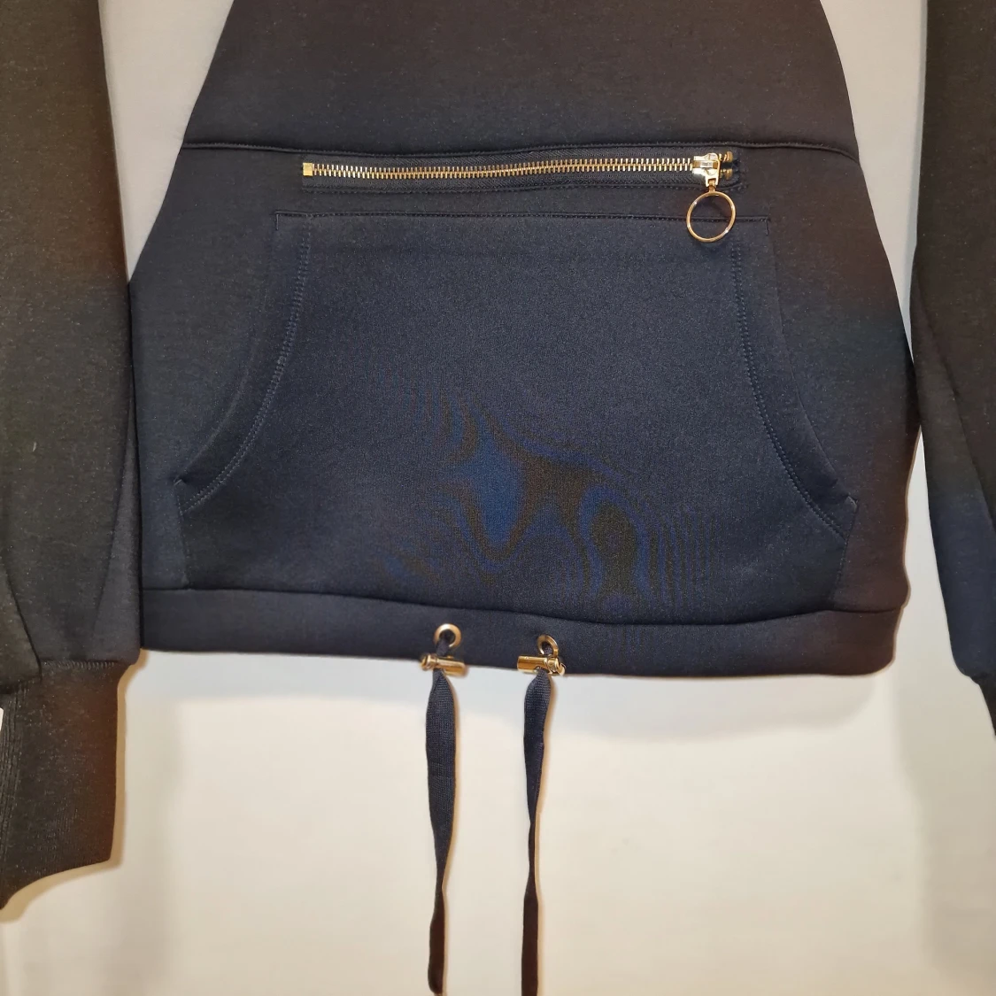 Svart och blå sweatshirt med dragkedja - 1