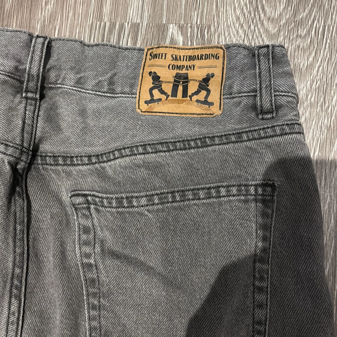 Grå jeans från Sweet Skateboarding Company - 92